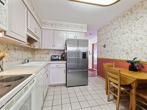 5th image of 319 N Oak Park Ave APT C