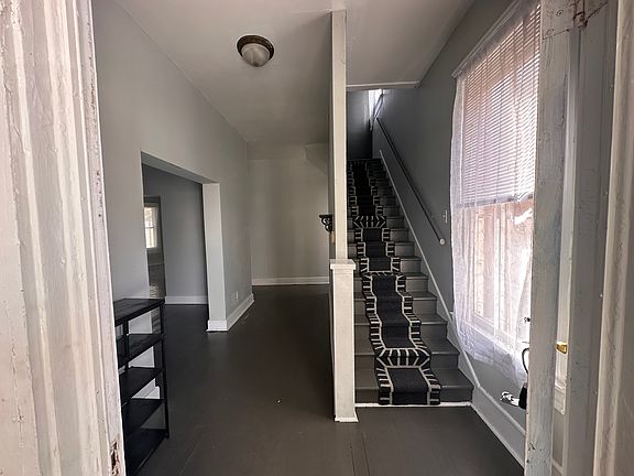 5th image of 238 E 6th St #4