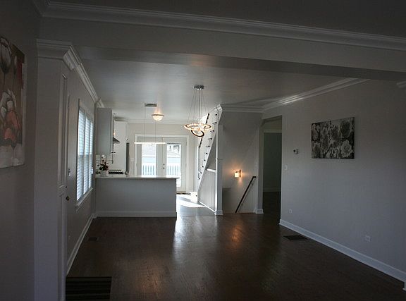 4th image of 4605 W Wrightwood Ave