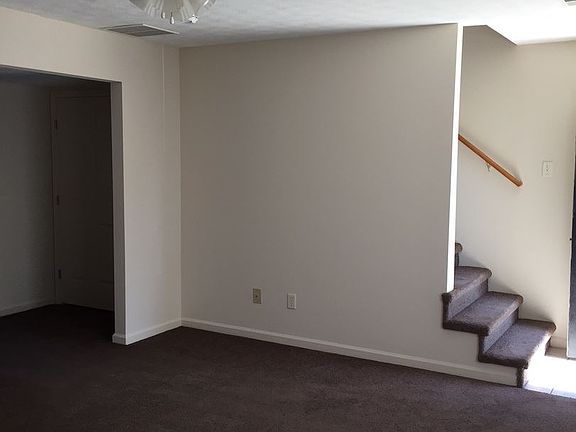 2nd image of 124 Mallory Ct APT 2