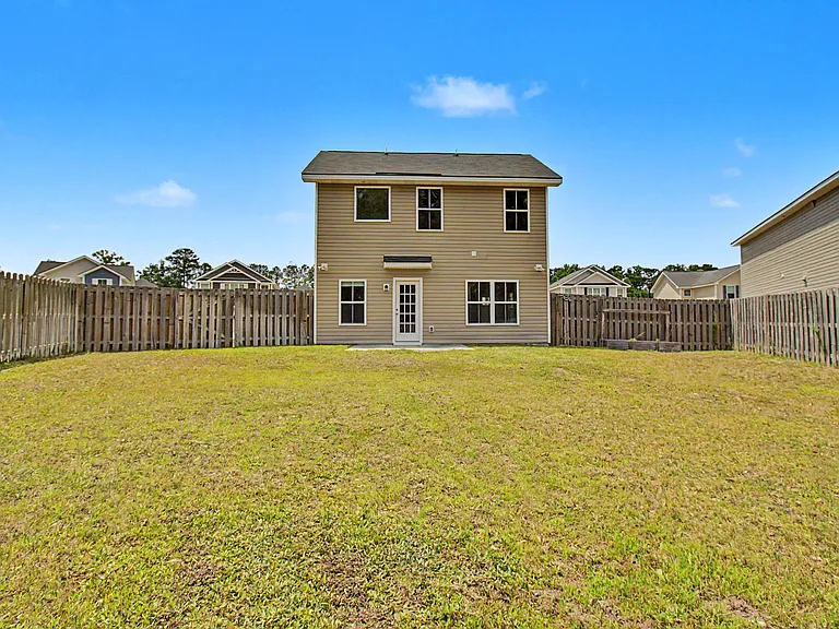 547 Fairview Cir — Photo 32