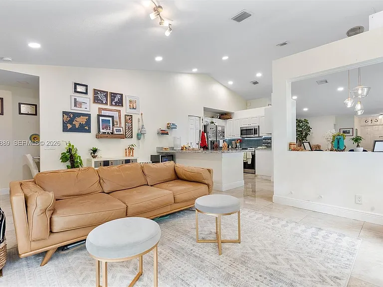 1516 Zenith Way — Photo 16