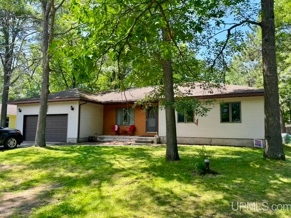 5751 Pine 25 St, Gladstone, MI 49837