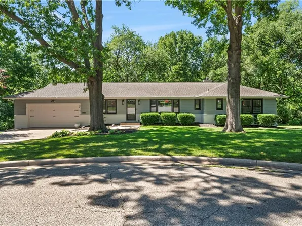 8410 Sagamore Rd, Leawood, KS 66206