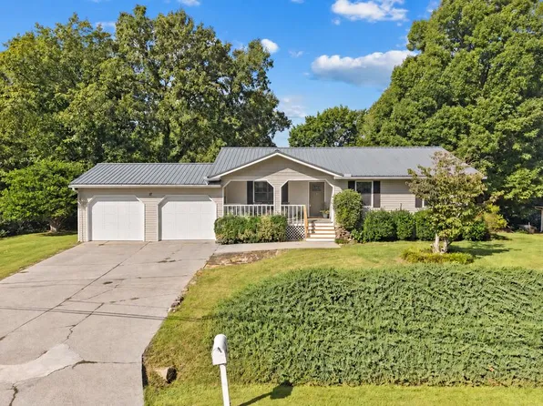 17 Pine St E, Chatsworth, GA 30705