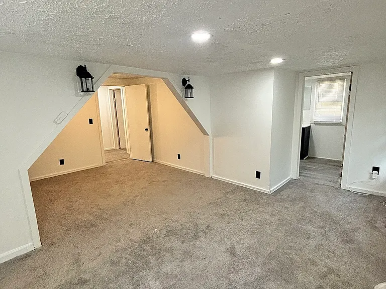 836 Grady St S — Photo 9