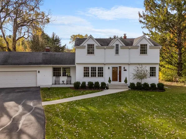 1627 West Fiesta LANE, Mequon, WI 53092