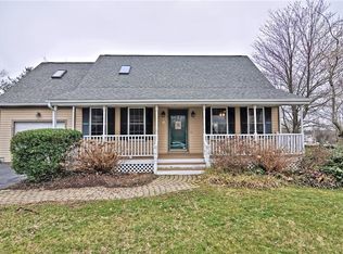 15 John Kesson Ln, Middletown, RI 02842