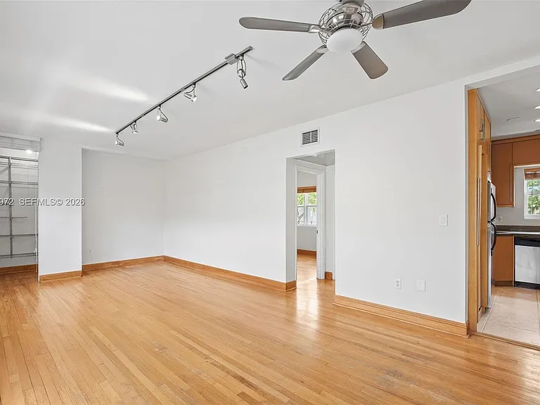 1100 Venetian Way #2B — Photo 11