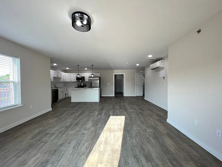 950 S Hebron Ave — Photo 12