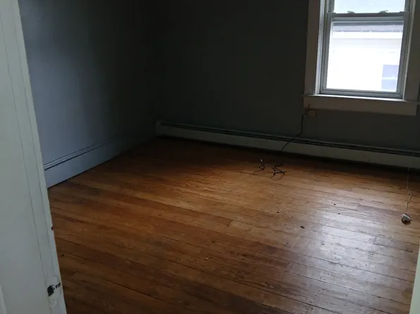 317 Grove St #3F, Woonsocket, RI 02895