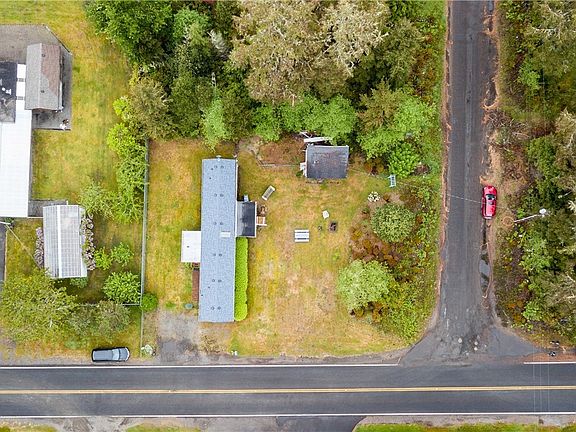 2nd image of 2211 272nd St