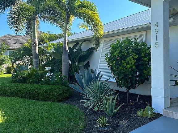 4th image of 4915 SW 27th Ave