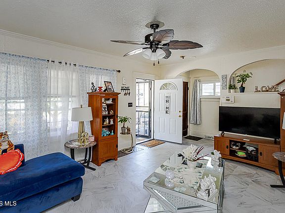 4th image of 3316 Jeannette Ave