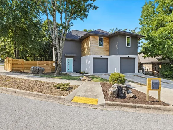2609 N Villa Blvd, Fayetteville, AR 72703