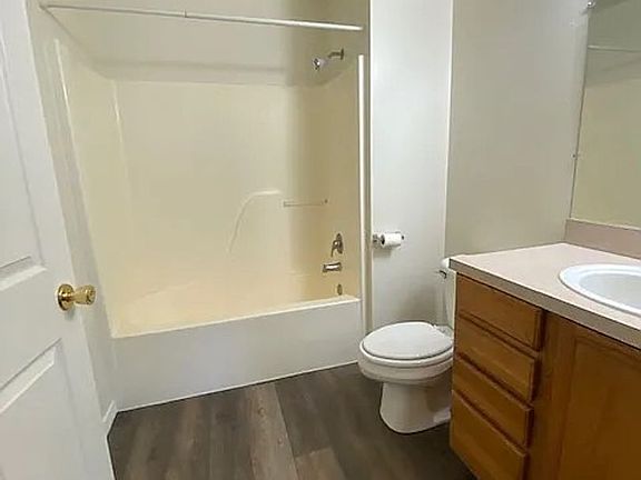 2nd image of 839 S Division St #D