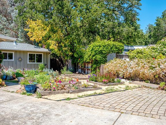 2nd image of 4335 Miranda Ave