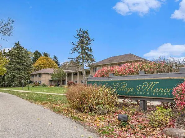 2245 Walton Blvd Unit 57, Rochester, MI 48309