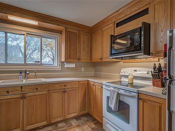 3rd image of 107 Sunnybrook Dr