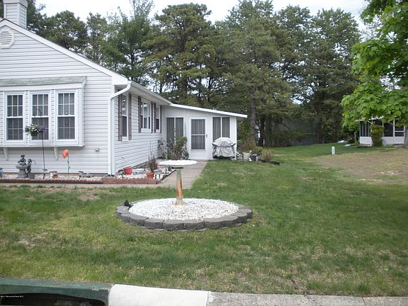 4th image of 111 Milford Avenue