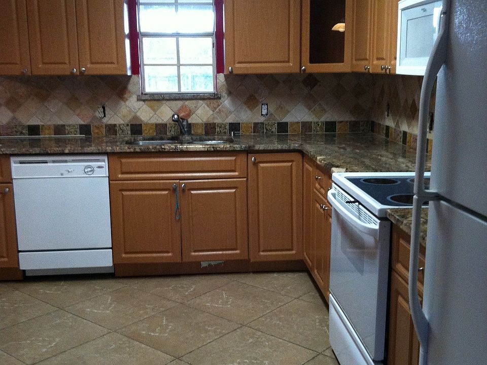 2nd image of 5248 19th Pl SW