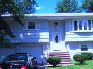 706 Warfield Rd, North Plainfield, NJ 07063