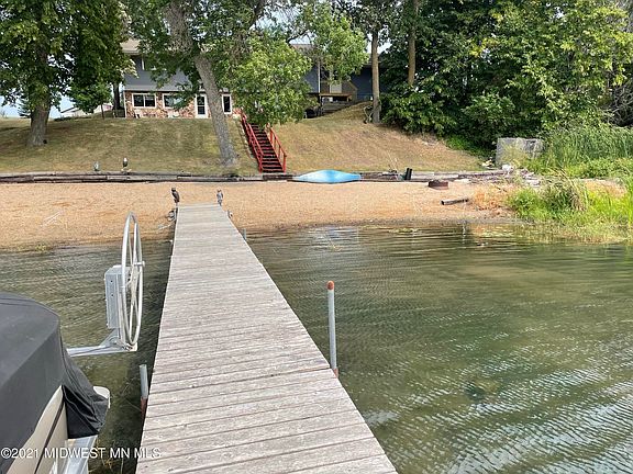 3rd image of 241 Long Lake Ln