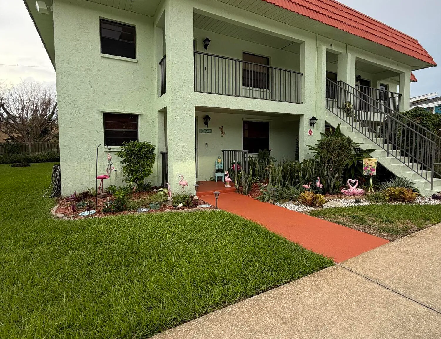 2 bed, 2.0 bath, 1064 sqft, $2,200 — Photo 2