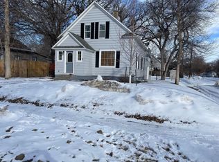 902 2nd Ave NW, Minot, ND 58703