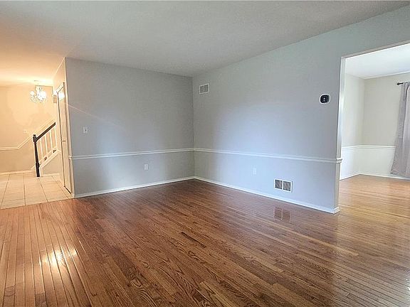 5th image of 3039 Magnolia Cir