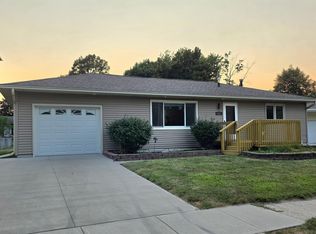 127 Parkview Dr, Webster City, IA 50595