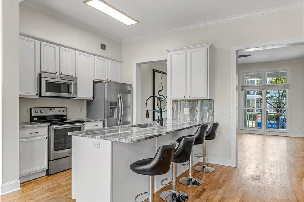 2 bed, 2.5 bath, 1890 sqft, $2,800 — Photo 4
