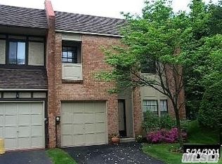 143 Southgate Dr, Massapequa Park, NY 11762