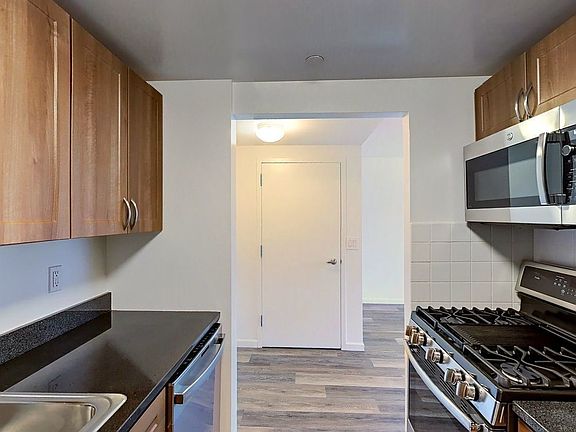 4th image of 229 Chrystie St APT 832