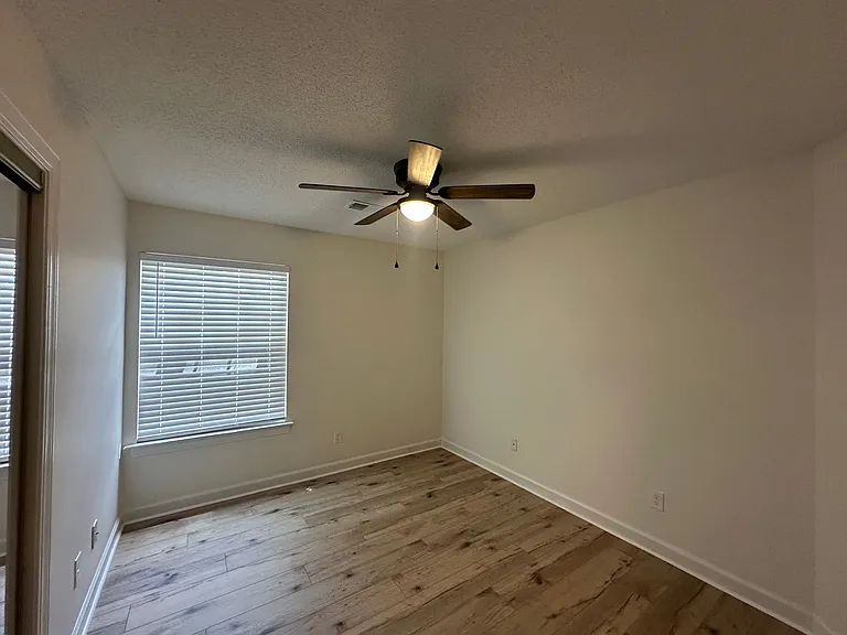 4304 Lotus Ct — Photo 29
