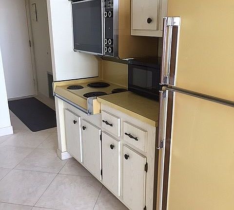 5th image of 230 174th St APT 1605