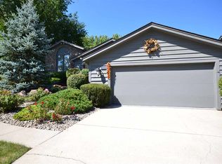 6722 W Canal Pointe Ln, Fort Wayne, IN 46804