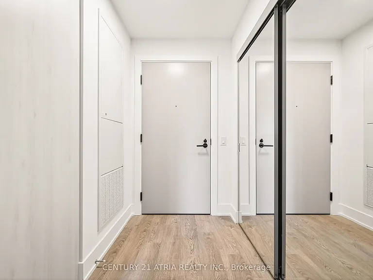 858 Dupont St #532 — Photo 4