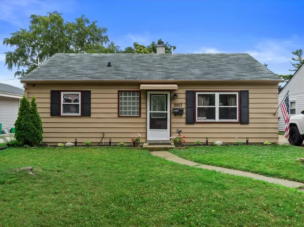 2017 West Lawn AVENUE, Racine, WI 53405