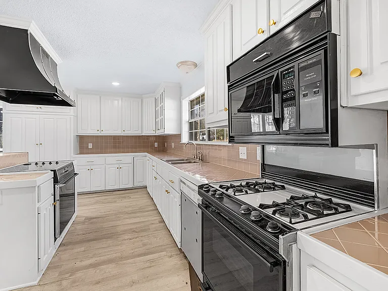 2607 Lonnie Ln — Photo 13