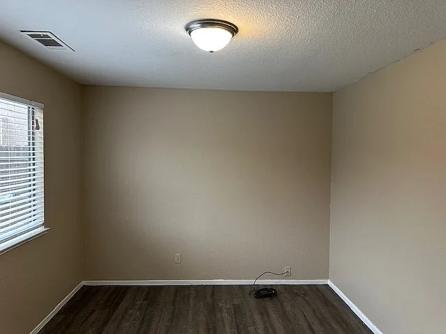 1921 Bridgewood Way — Photo 12