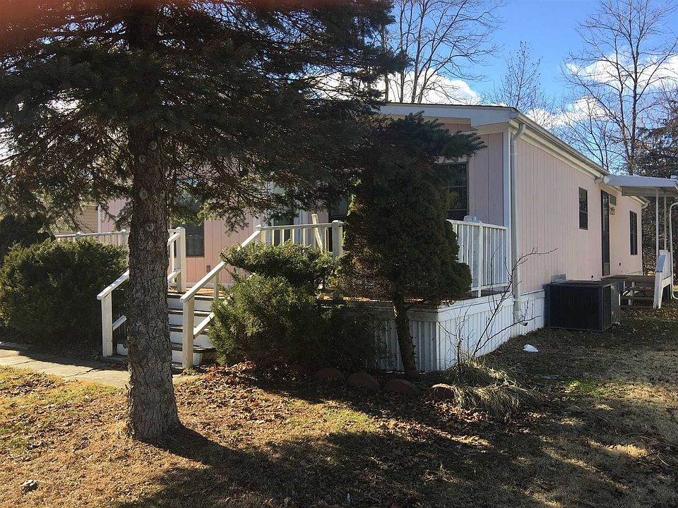 2nd image of 26 Manor Dr