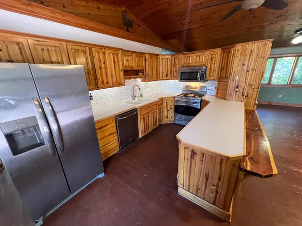 3709 W 11th Ave, Hutchinson, KS 67501