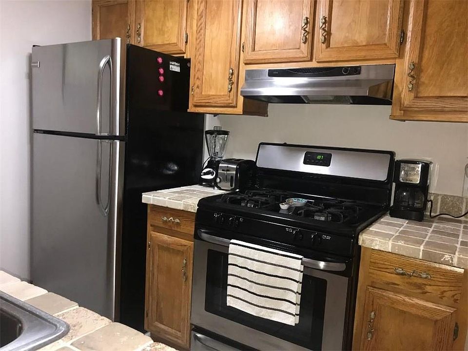 1st image of 1145 Hartford Ave APT 4C