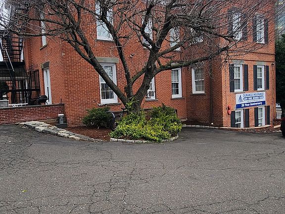 4th image of 84 West Ave #10