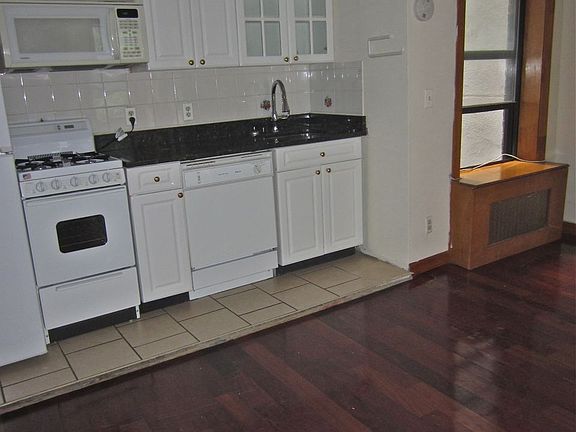 4th image of 274 W 19th St APT 4C