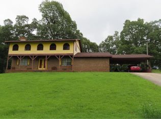 210 Green Meadows Dr, Madisonville, KY 42431