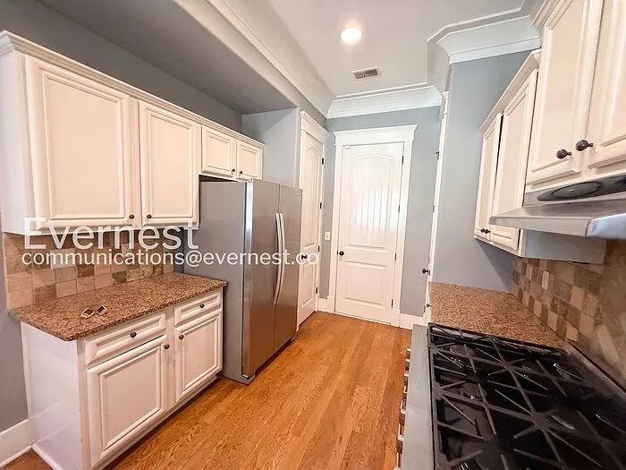 656 Flag Cir — Photo 4