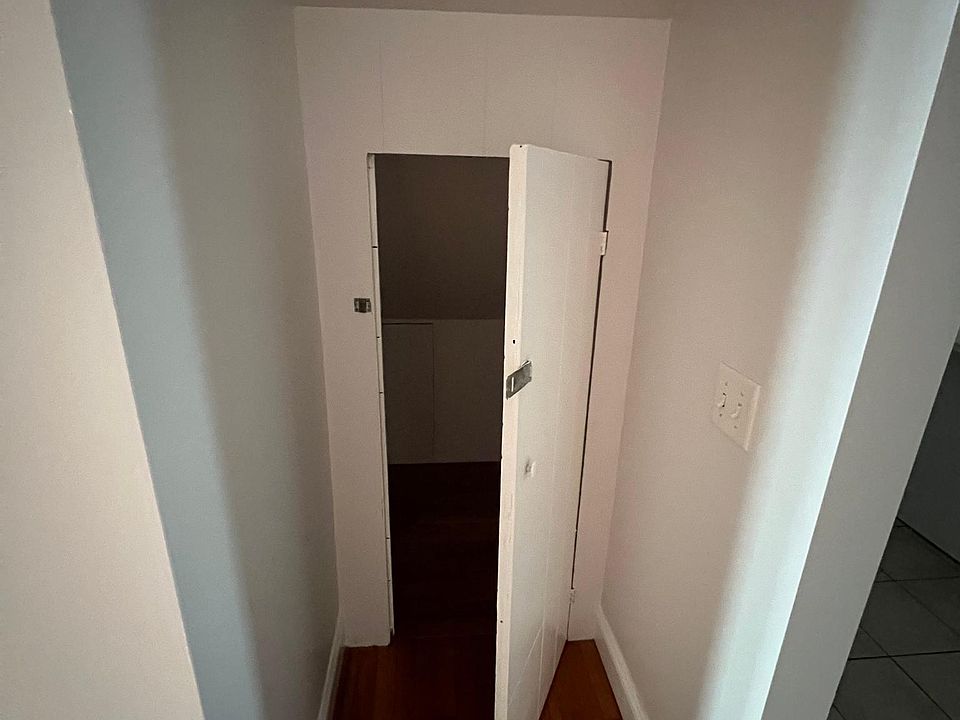 1st image of 38 Metcalf Ave Floor 3