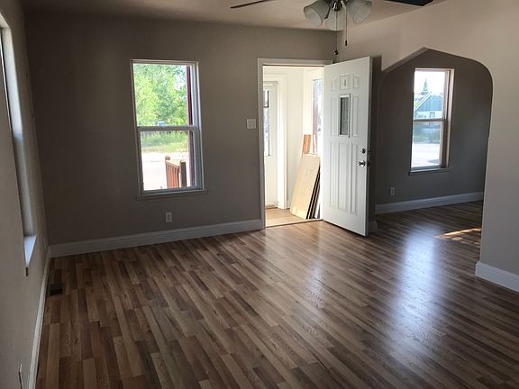 3rd image of 371 W Fremont St